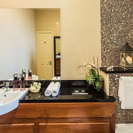 Clew Bay Szálloda 3*