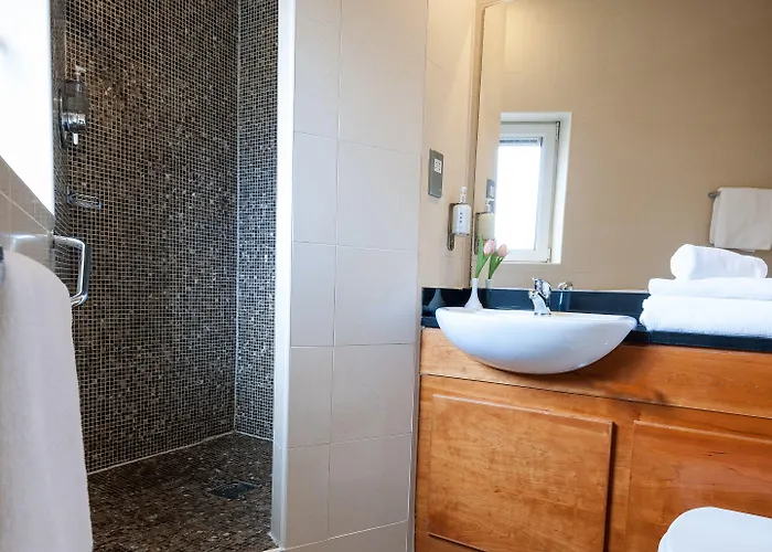 Отель Clew Bay 3*